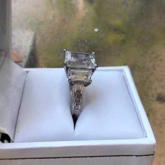 Ring - Picture 2 of 3